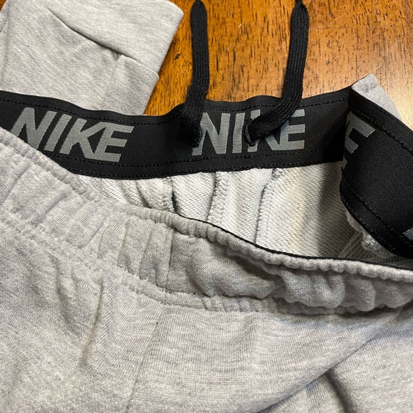 Nike dri fit fleece tapered track pants. Grey. Size small. - Picture 7 of 10